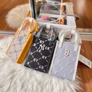 พร้อมส่ง MLB Dia Monogram Handphone Cross Bag กระเป๋ามีสายคาดล็อกด้านบน