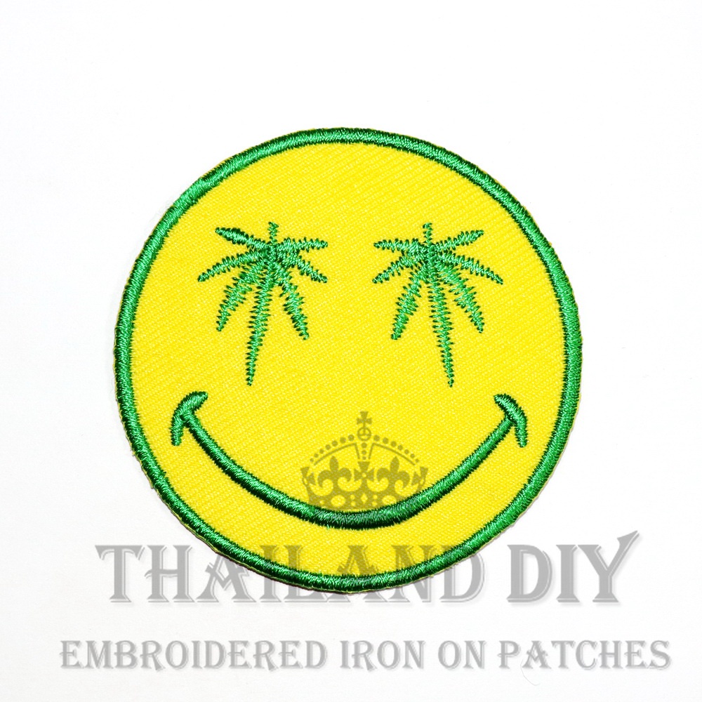 😆 ตัวรีดติดเสื้อ งานปัก ลายหน้ายิ้ม ตาลาย ยิ้ม กัญชา สายเขียว Ganja Weed Funny Face Patch DIY ตัวรีด