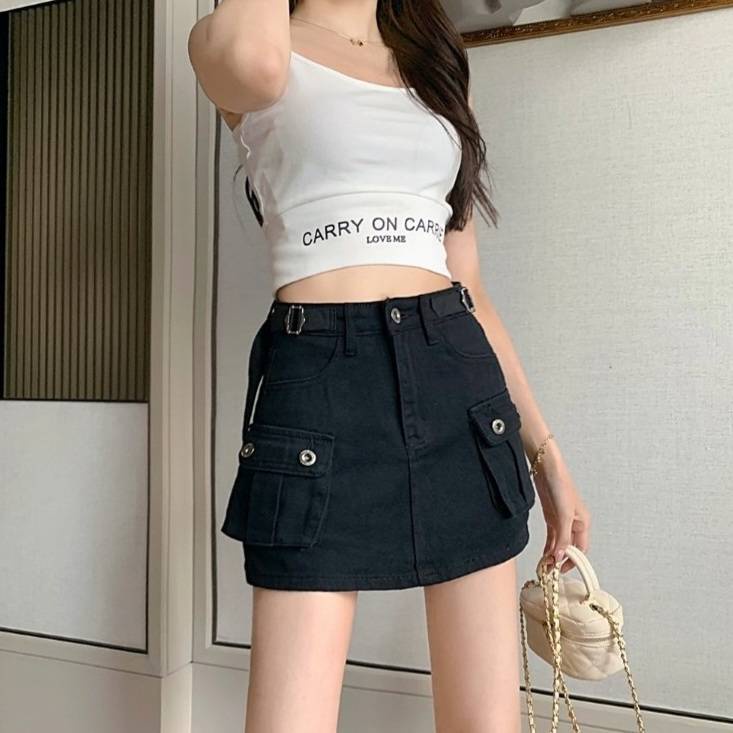 Pudding ~พร้อมส่ง~ "3686/1980-1"กระโปรงยีนส์สั้น แต่งสายรุดเอว มีกระเป๋าใหญ่สองข้าง ซับในเป็นกางเกง 