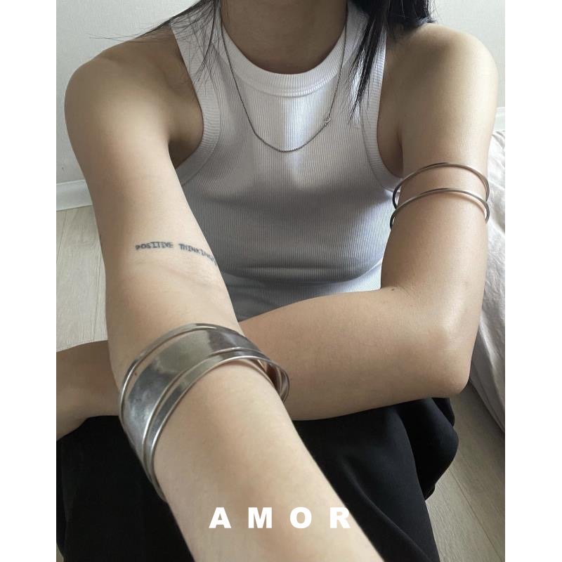 แขน สร้อยข้อมือไทเทเนียมเหล็กสร้อยข้อมือซ้อนทับแฟชั่นอเนกประสงค์ปรับสร้อยข้อมือ