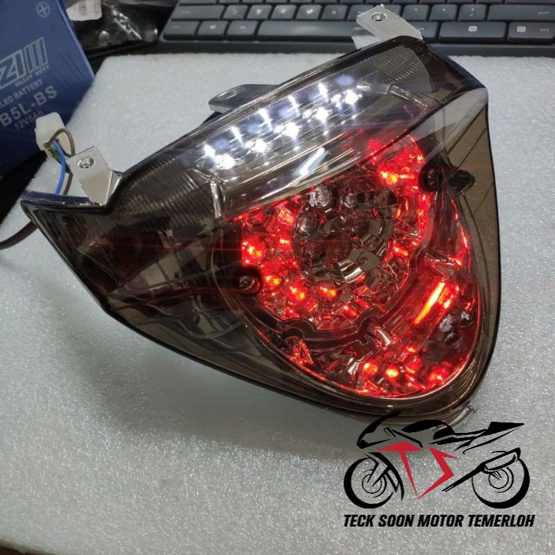 ไฟท้าย assy lampu belkang (LED) yamaha lc135v1 lc135 v1 135lc v1 TBM