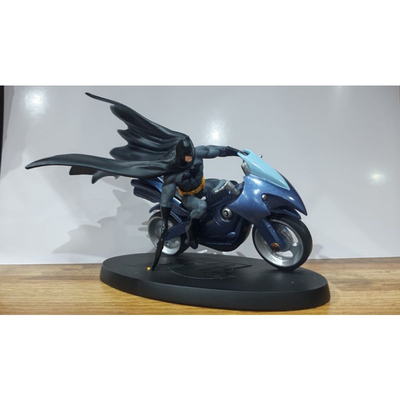 Batman   -  DC comic