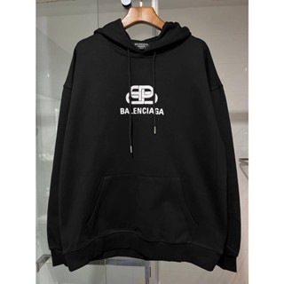 BALENCIAGA COTTON INTERLOCKING BB LOGO HOODIE IN BLACK เสื้อฮู้ดดี้ กันหนาวแขนยาว แบรนด์บาลองเซียก้า ผ้าคอตตอนสีดำ สกรีน