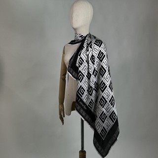 GUYLAROCHE ผ้าพันคอ Signature scarf ลายโลโก้ (GM13DW)