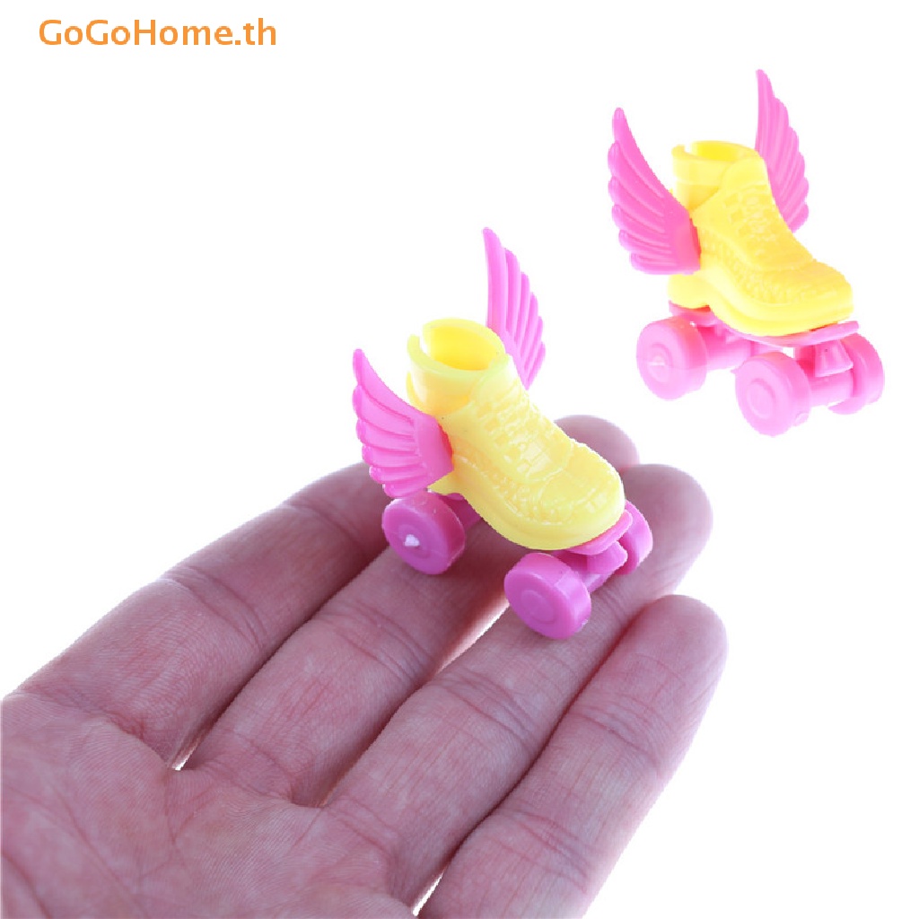 Gogo 1 คู่ 3 ซม. โรลเลอร์สเก็ตรองเท้าตุ๊กตาแฟนซีของเล่นสําหรับเด็กผู้หญิงตกแต่งคริสต์มาส TH