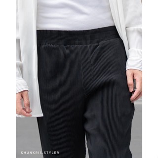 Khunkris.Styler - Pleated pants - Black กางเกงคาร์โก้ พลีท สีดำ