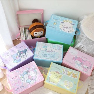 กล่องเอนกประสงค์ Sanrio  ใช้สำหรับใส่ของจัดเอกสารโต๊ะทำงาน  สามารถพับเก็บได้  รุ่นนี้ไซส์ใหญ่ มีหูหิ้ว ขนาด 32×24×19 cm