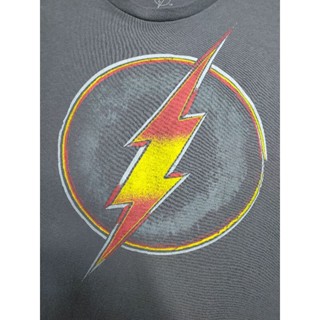 เสื้อยืด มือสอง ลายการ์ตูน THE FLASH อก 42 ยาว 27