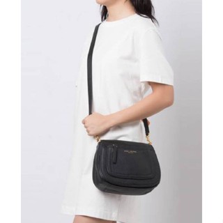 กระเป๋าหนังทั้งใบ สีดำ มีสายสะพายยาว ปรับได้ค่ะ 
#MarcJacobs Empire City Mini Messenger Leather #Crossbody Black