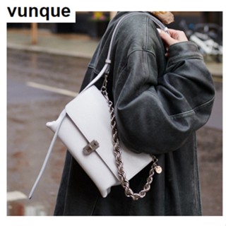 [Vunque] กระเป๋าสะพาย Baguette S_Glossy สีขาว