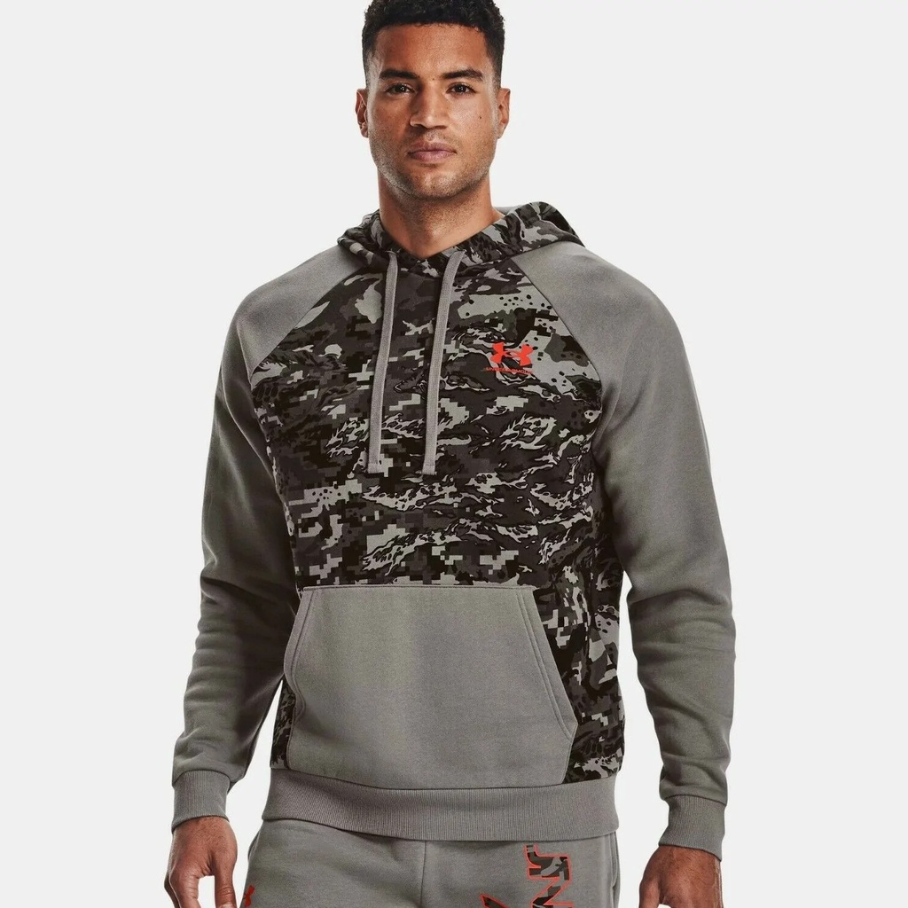 เสื้อฮู้ดแขนยาว Under Armour Mens Rival Fleece Camo Script Hoodie ลิขสิทธิ์แท้ รหัส 1366308 066