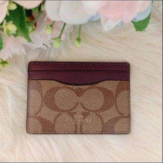 Coach ใส่นามบัตรลายใหม่หลายแบบ