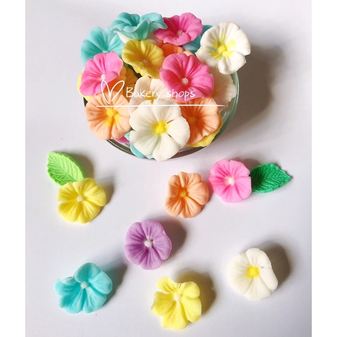 ดอกไม้น้ำตาลตกแต่งเค้ก ลีลาวดี  ขนาด 2.5-3 cm