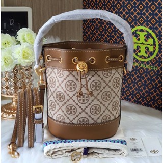 🎀 (สด-ผ่อน) กระเป๋า 5.6 นิ้ว สี Hazel Shop 87961 TORY BURCH T MONOGRAM JACQUARD MINI BUCKET BAG