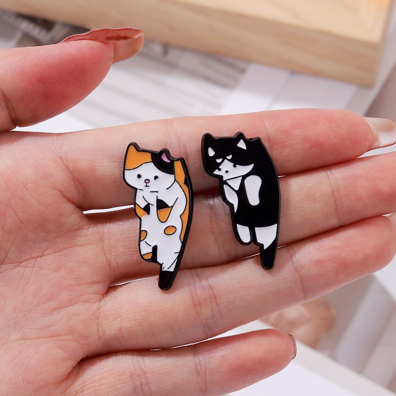 แมวน่ารักเข็มกลัดการ์ตูนกระเป๋าเป้สะพายหลังป้ายของขวัญสําหรับเพื่อนเสื้อผ้าอุปกรณ์เครื่องประดับ