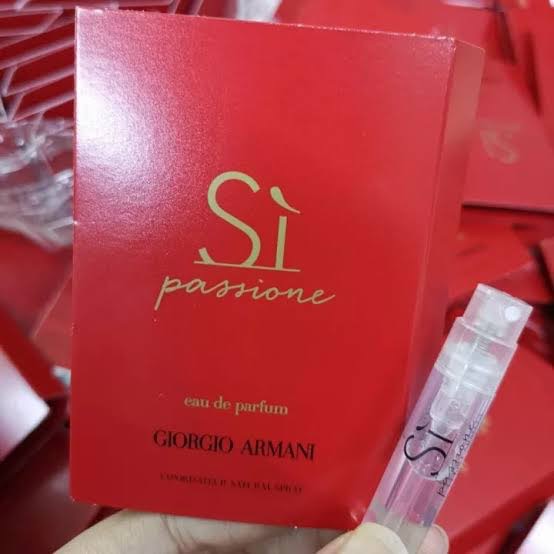 Giorgio Armani Si Passion EDP 1.2ml. 85 บาท(ไซส์ปกติ 100ml. 5,220.- เลยนะคร้า)