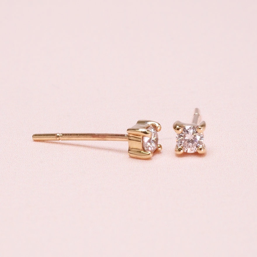 Grace Fine Jewelry ต่างหูปักก้านทองแท้ 9K เพชรแท้ (แป้นเสียบ)