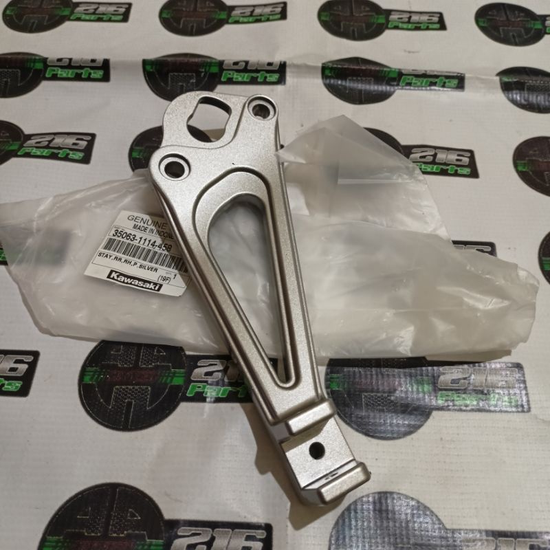 Footstep Footstep สเตย์ก้าวเท้า ด้านหลังขวาซ้าย Ninja R SS 150 Original Kawasaki