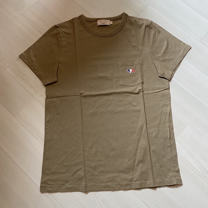 เสื้อยืด maison kitsune สีเขียว olive ไซส์ S ผู้หญิง