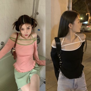 💗🖤เสื้อปาดไหล่ แขนยาว แต่งสายคล้องคอ มี2สี ดำ-ชมพู 02NOV22