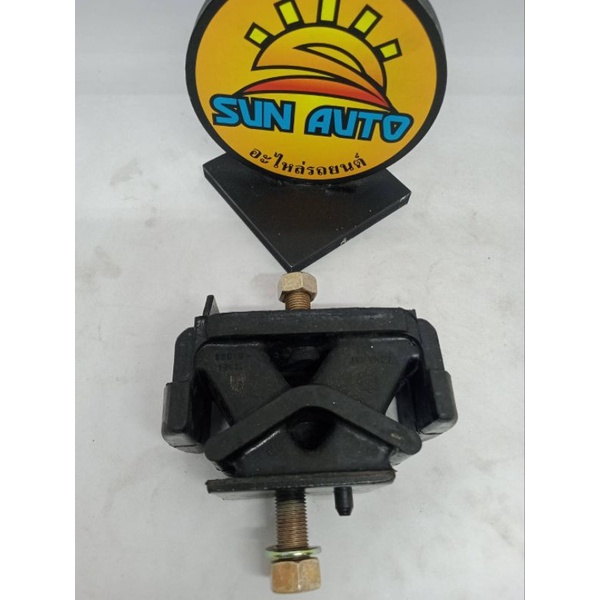 ยางแท่นเครื่อง   Toyota. CT 140-141-1C.  เกลียวน๊อค  12 มิล  หนา  6.4  ซม. ราคา  300  บาท