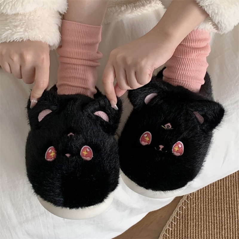 🌙 รองเท้า รองเท้าลายแมวดำ พระจันทร์ ตาวิ้งๆ Slipper สลิปเปอร์ขนนุ่ม 49031