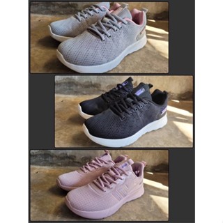 รองเท้าผ้าใบหัวเหล็กแนวแฟชั่น น้ำหนักเบา ใส่สบาย นุ่มเท้า ราคา 700 บาท