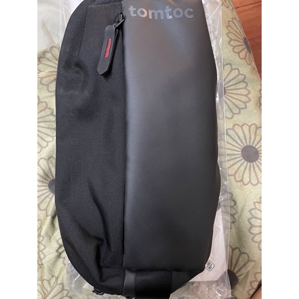 Tomtoc urban sling 8 inch edc design
