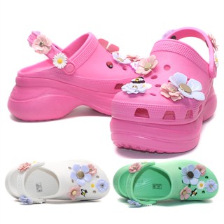 Original crocs รองเท้าแตะลําลองสําหรับสตรี ลายดอกไม้ [207251]