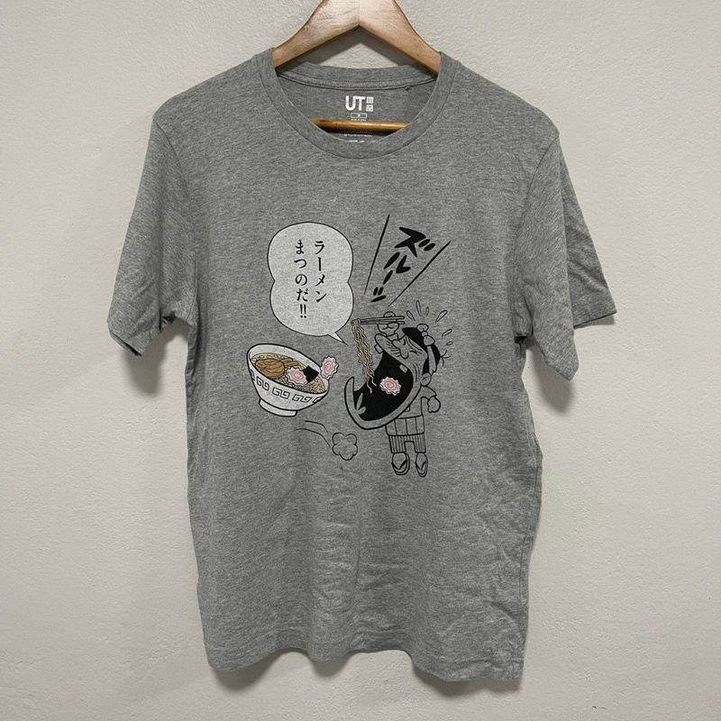 เสื้อมือสอง UNIQLO UT NIPPON OMIYAGE BY FUJIO AKATSUKA