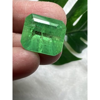 lLab created columbian emerald 18 carats 14x16mm 1 pieces