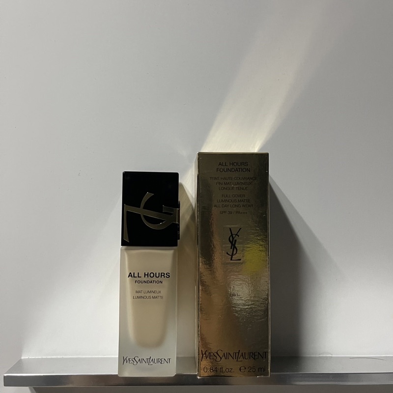 รองพื้น ysl ของแท้ เบอร์ LW1 เหลือ 99%