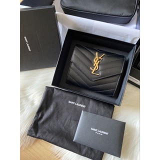 Ysl wallet 3 พับ อะไหล่ทอง ออกช้อป kingpower พร้อมส่ง 1 ใบถ้วนค่ะ