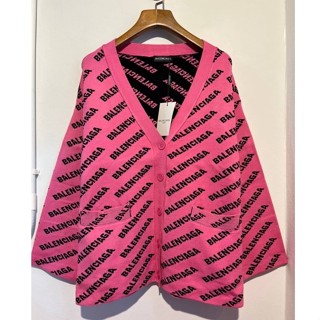 BALENCIAGA WOMENS MINI ALLOVER LOGO CARDIGAN PINK AND BLACK COTTON KNIT เสื้อคลุมกันหนาวแขนยาว คาร์ดิแกน บาลองเซียก้า