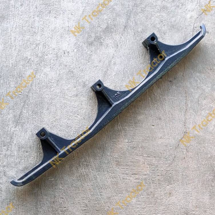 "สกี เหล็กประคอง DC105 X (ตัวหน้า = สั้น และ ตัวหลัง = ยาว) คูโบต้า (Kubota) (กราด ตัวประคอง สกี รถเ