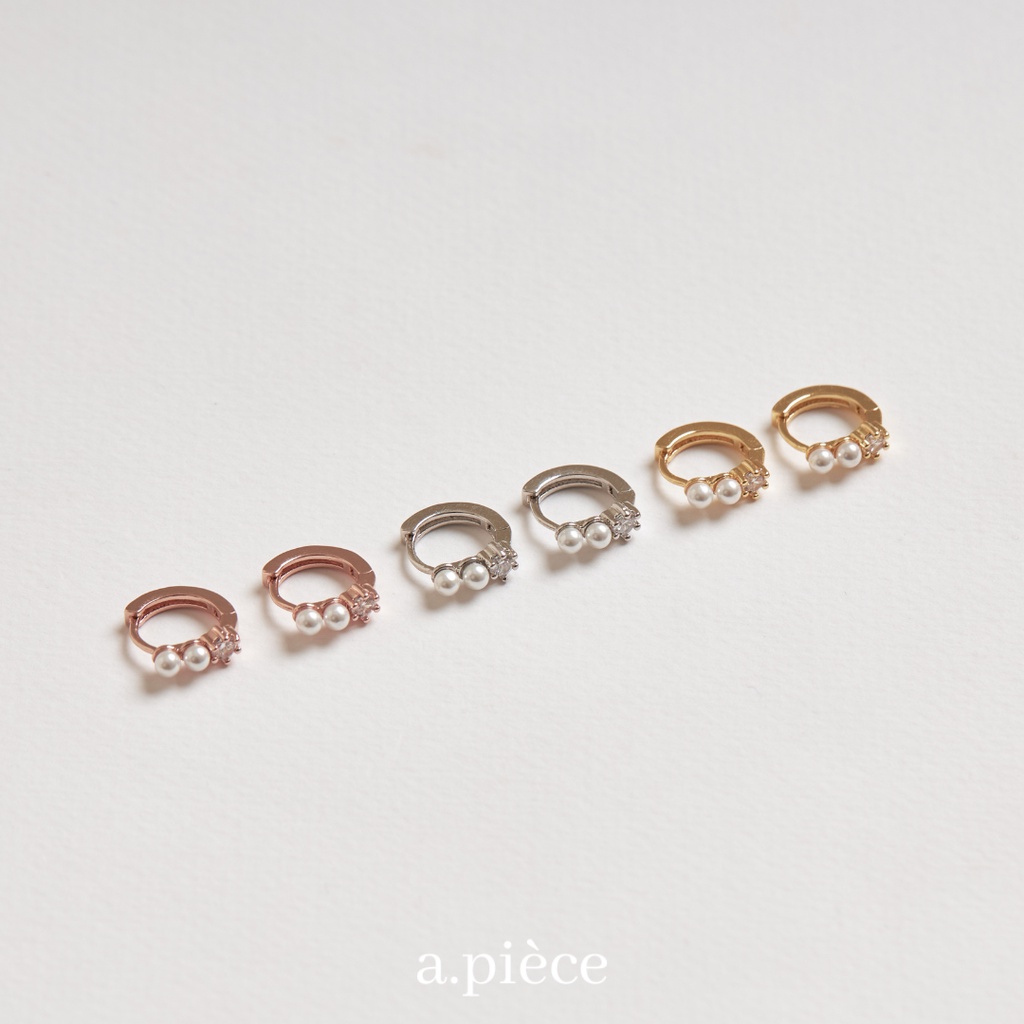 A.piece  ต่างหู [silver 925 post] Middle pearl one-touch