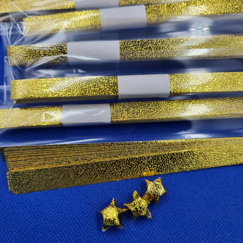 กระดาษพับดาว เงาวาววับ กระดาษเรนโบว์จำนวน 50 แผ่น สี gold