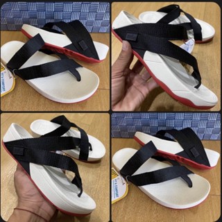 รองเท้าแตะfitflop  รองเท้าผู้หญิง พื้นนิ่มน้ำหนักเบาราคาถูก รองเท้าแตะสวมนิวโป้ง หูคีบ