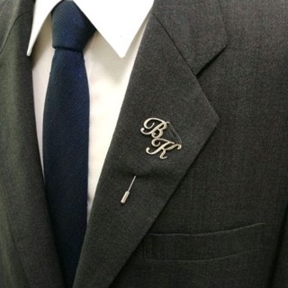 เข็มกลัดพินติดเสื้อสูท, พินชื่อ, พินอักษรabc, letter lapel pin, พินสูท, เข็มกลัดชื่อ (พร้อมส่งจากกรุงเทพ)