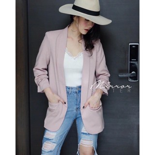 CREPE BLAZER•• เสื้อสูทปกกล้วยหอมทรงสวย ดีไซน์สวยชิค ช่วงปลายเย็บแขนขยุ้มเก๋ๆ จะใส่สไตล์Casual