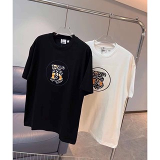 BURBERRY TB MONOGRAM MOTIF VINTAGE CHECK LOGO PATCH COTTON T-SHIRT เสื้อยืดคอกลมแขนสั้น แบรนด์เบอเบอรี่ ตัวหนังสือทีบี