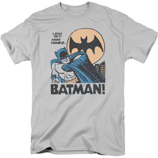 Here Comes The Batman DC Comics T-Shirt เสื้อตราหานคู่ เสื้อทหาร