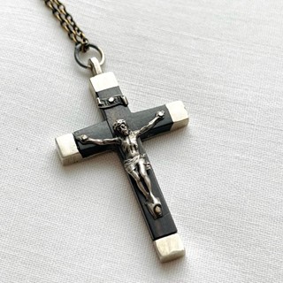 Cross Jesús necklace