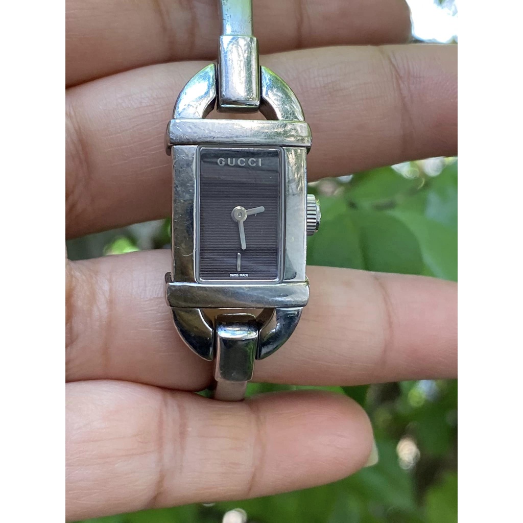 นาฬิกา Gucci Bangle Watch 6800L  แท้ Used