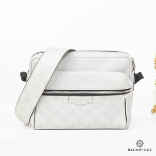 LOUIS VUITTON OUTDOOR BELT BAG MM GRAY MONOGRAM SHW