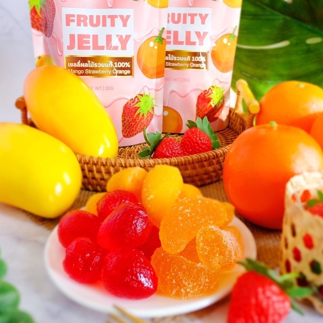 khanom thai เยลลี่ผลไม้ สตรอเบอร์รี่,ส้ม,มะม่วง  หอม หวาน อร่อย ขนาด 130 กรัม