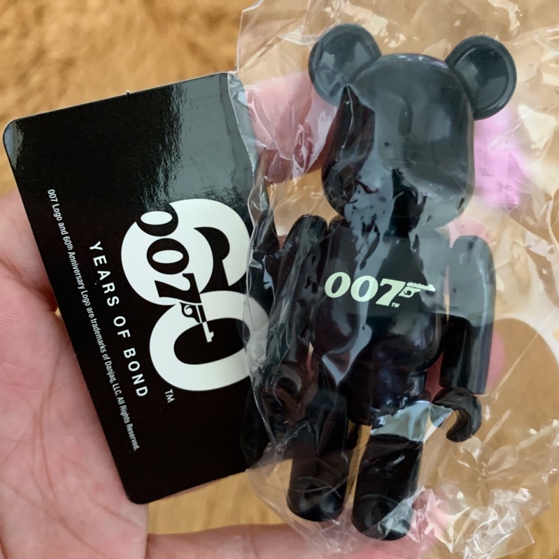 Medicom toy Be@rbrick 100% Series 44 S44 Artist 007 bearbrick 60 Years ...
