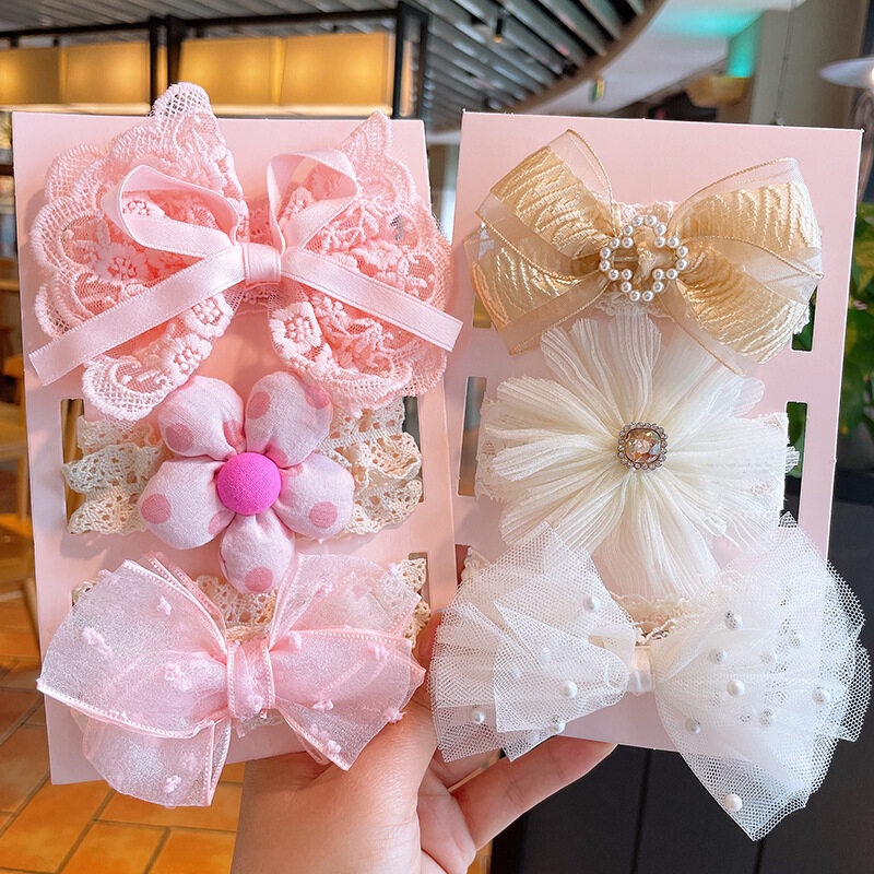 Hair Accessories 68 บาท ที่คาดผม ผ้าโพกหัว แบบยืดหยุ่น ประดับโบว์ มงกุฎดอกไม้ น่ารัก เครื่องประดับ สําหรับเด็กผู้หญิง จํานวน 3 ชิ้น ต่อชุด Baby & Kids Fashion