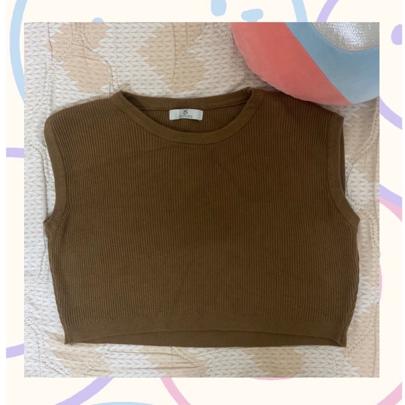 [ส่งต่อ] เสื้อครอปแขนกุดไหมพรม AS STUDIO🧸