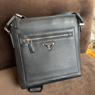 PRADA Leather  MAN BAG  งานสวยมาก เป็นหนังเเท้ทังใบ